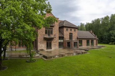 Дом, 1660 кв.м