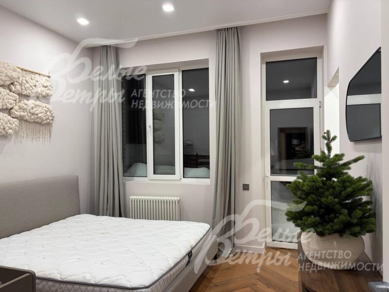 Выход на большой балкон 7 кв.м в главной спальне