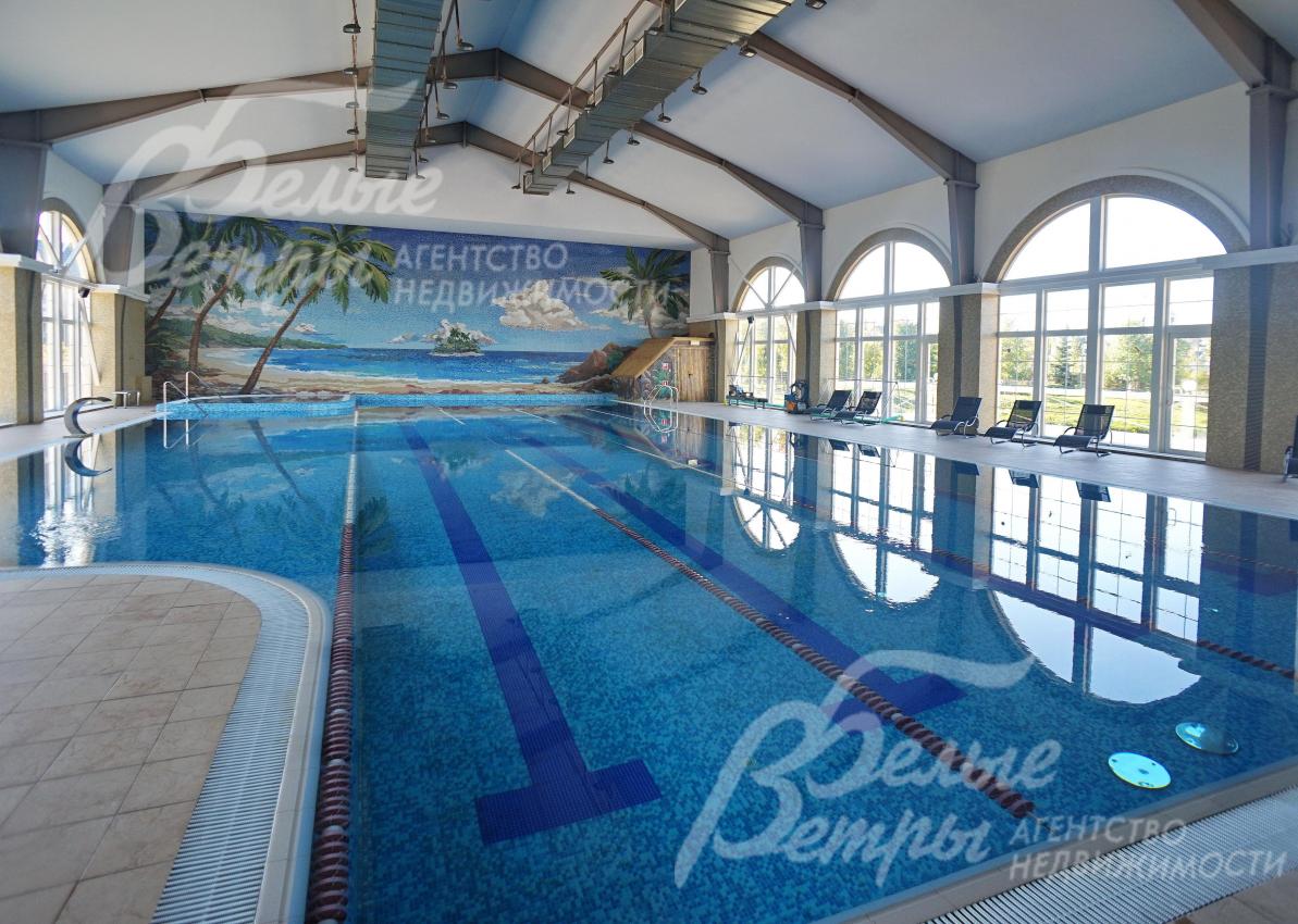 Бассейн в семейном центре