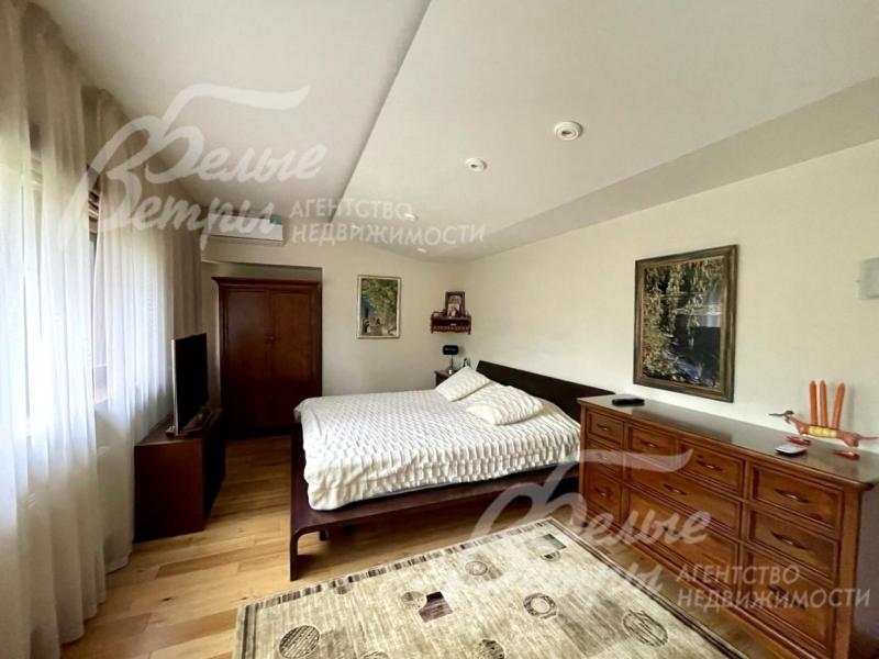 Одна из спален на 2-ом этаже