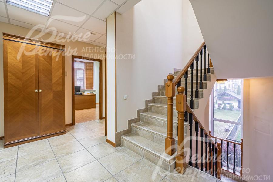 холл 2-го этажа