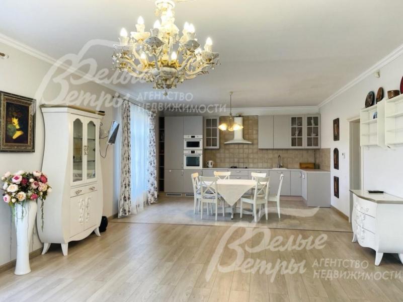 Зона кухни-столовой.