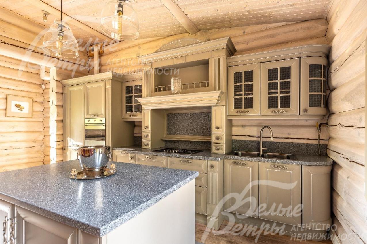 Оборудованная кухня с островом