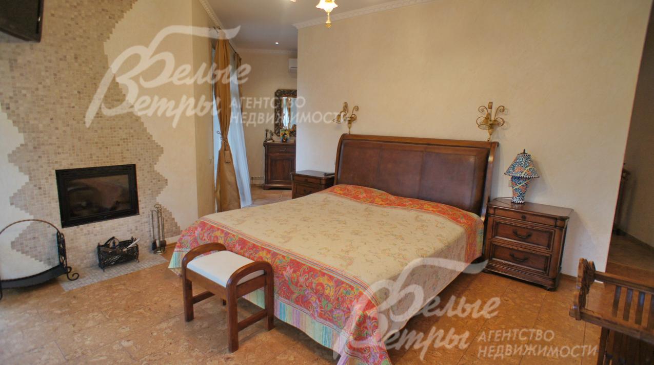 Главная спальня на 1-ом этаже