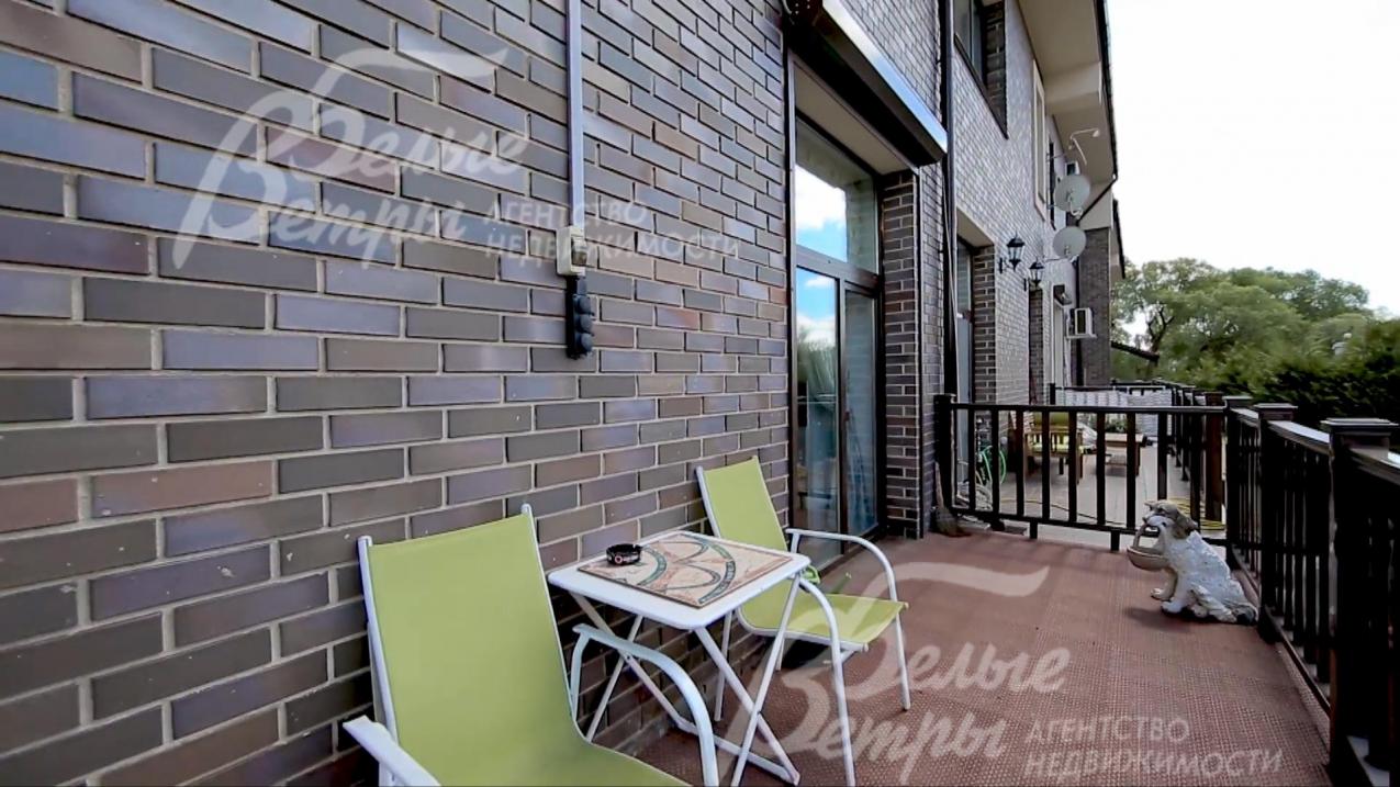 Выход на террасу из гостиной