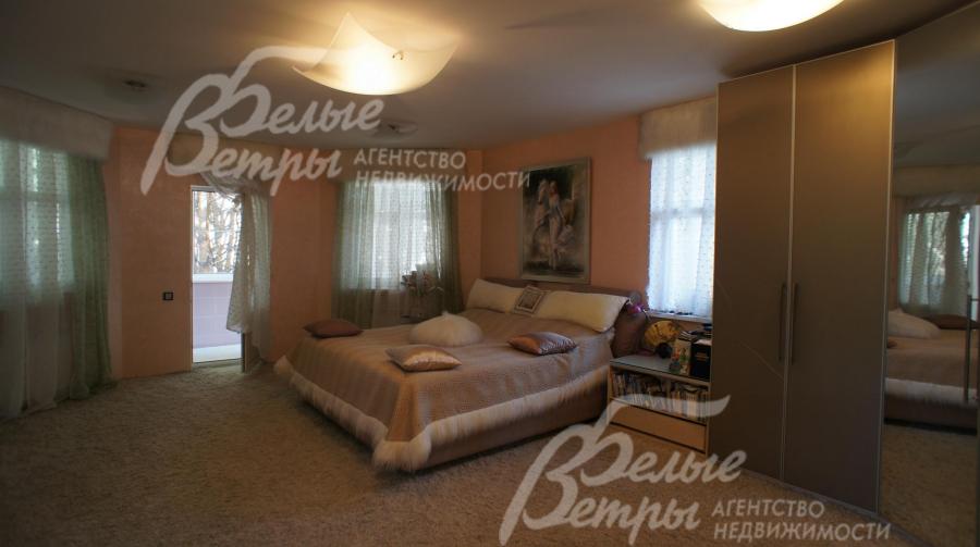 Главная спальня 34.7 кв.м с выхолом на балкон 29.4 кв.м