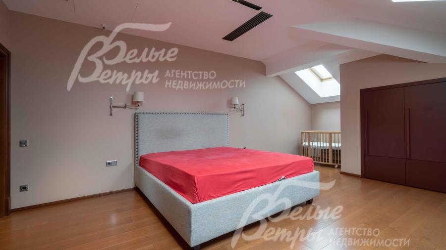 Гостевая спальня на мансардном этаже