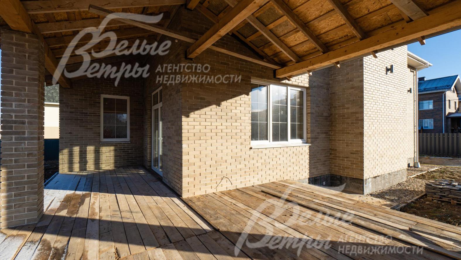 Большая крытая терраса