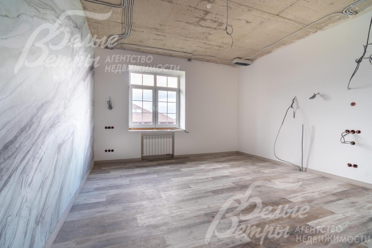 Во всех помещениях коммуникации разведены до точек, выполнены выводы под электрику