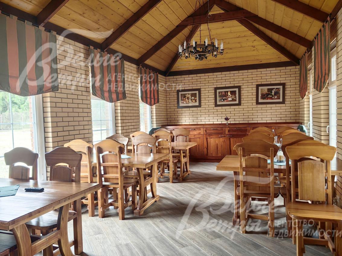 Банкетный зал на территории поселка, возможна аренда.