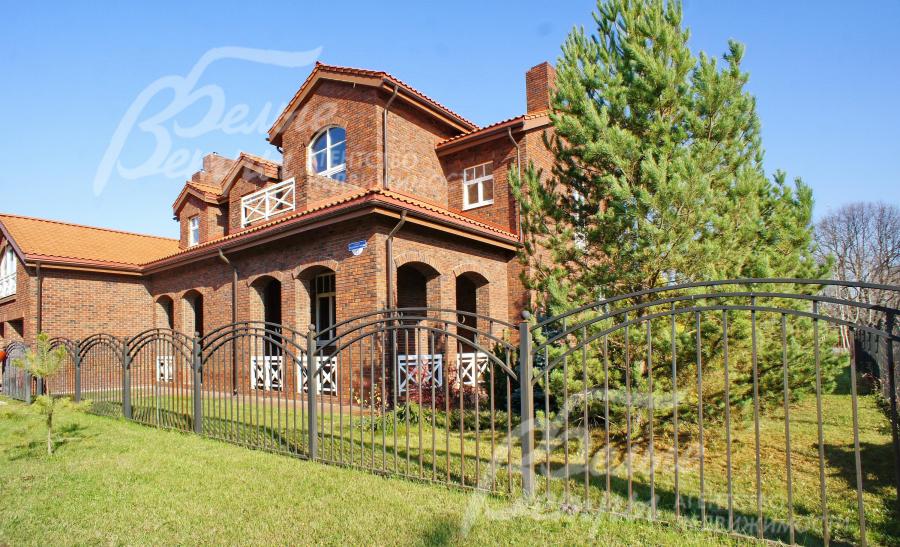 Поселок активно застраивается