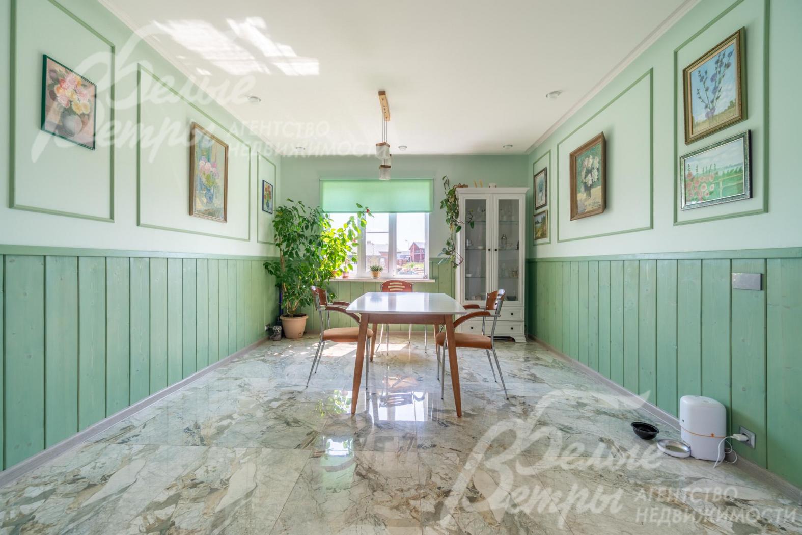 Просторная кухня-столовая