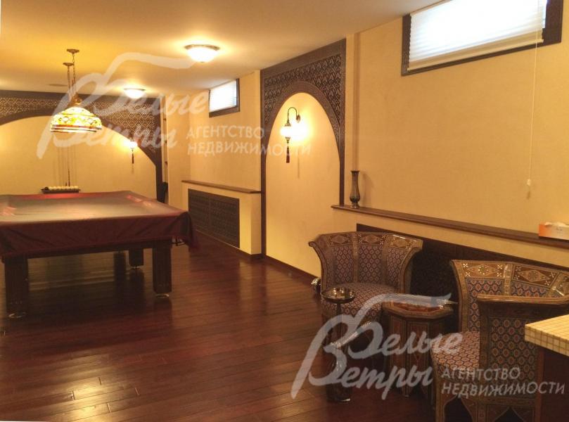 Бильярдная в цокольном этаже Гостевого дома. 