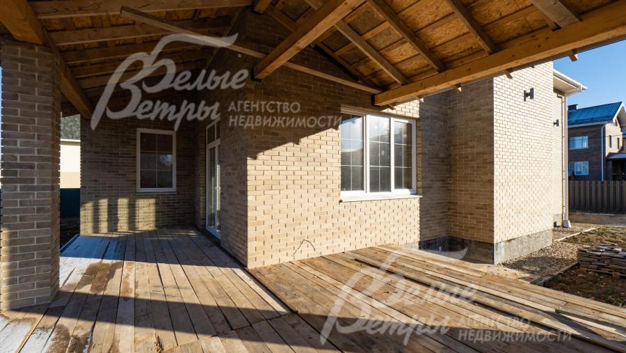 Большая крытая терраса