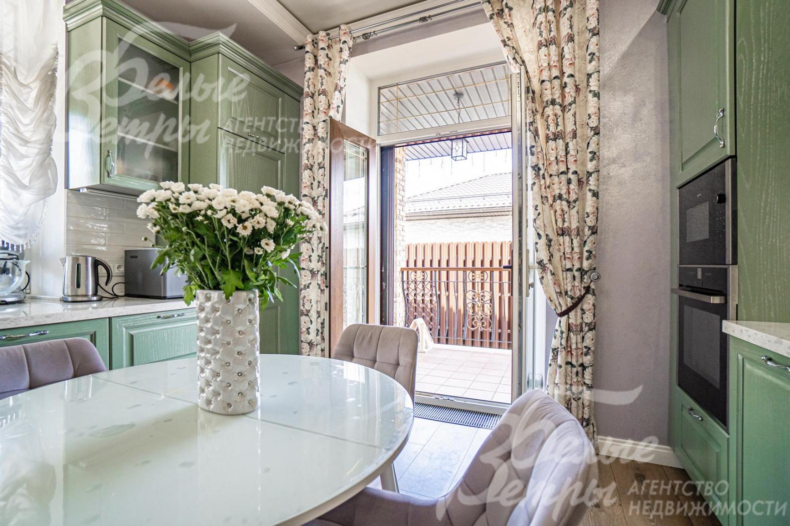 Кухня с выходом на террасу