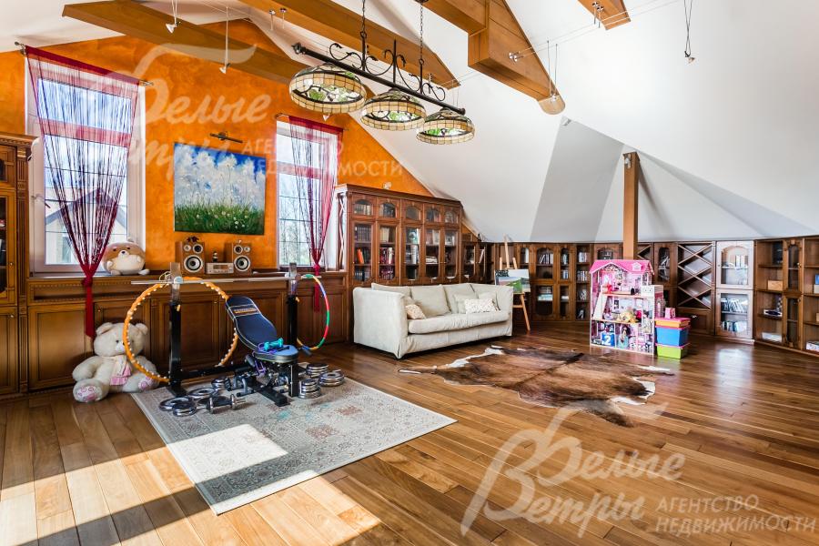 Игровая зона - тренажерный зал в мансарде