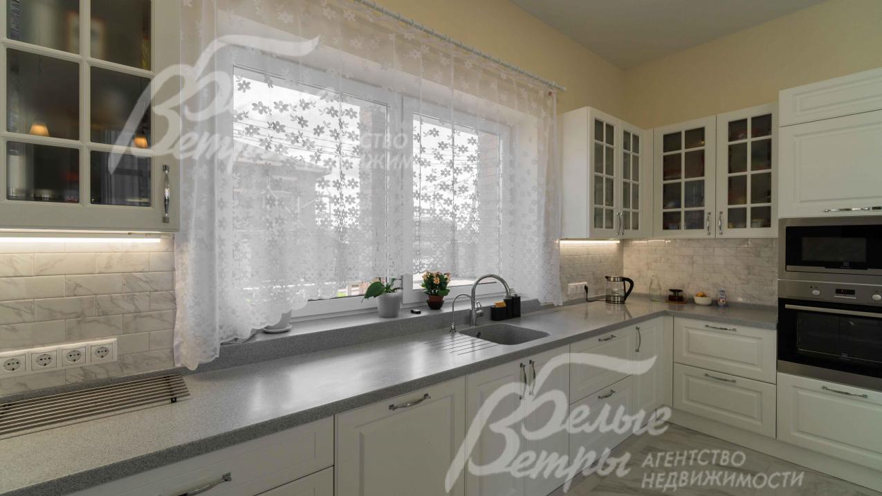 Кухня Мария со встроенной техникой, столешница - акриловый камень