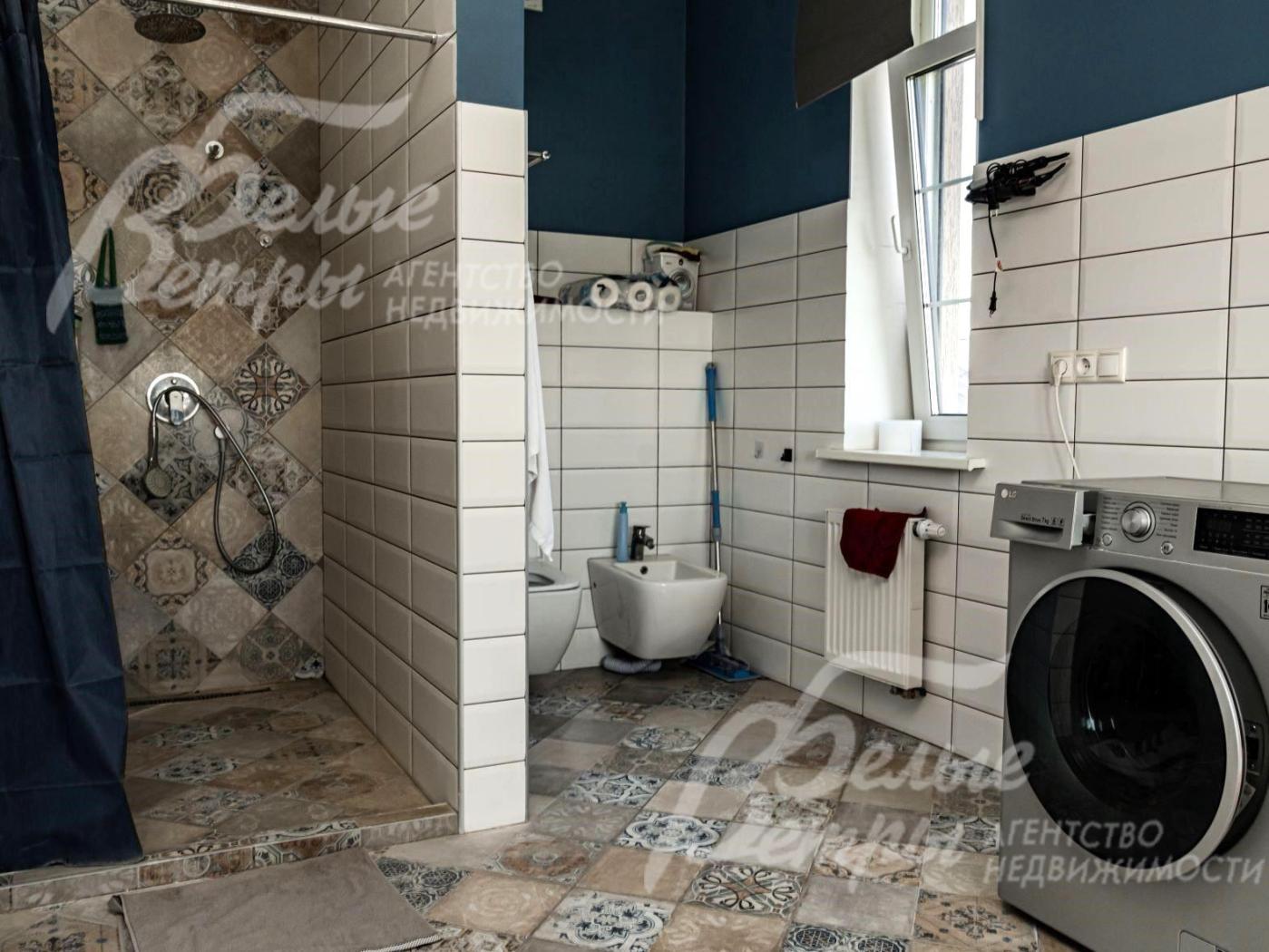 Санузел с ванной и душевой