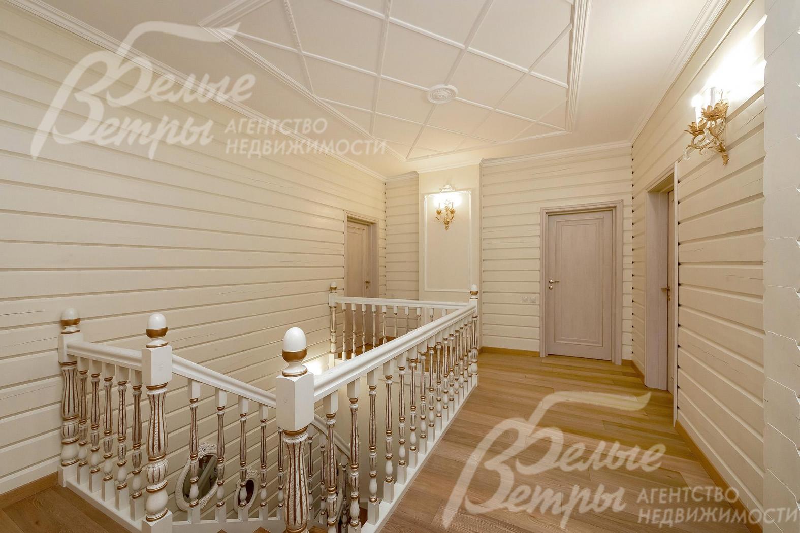 Холл второго этажа