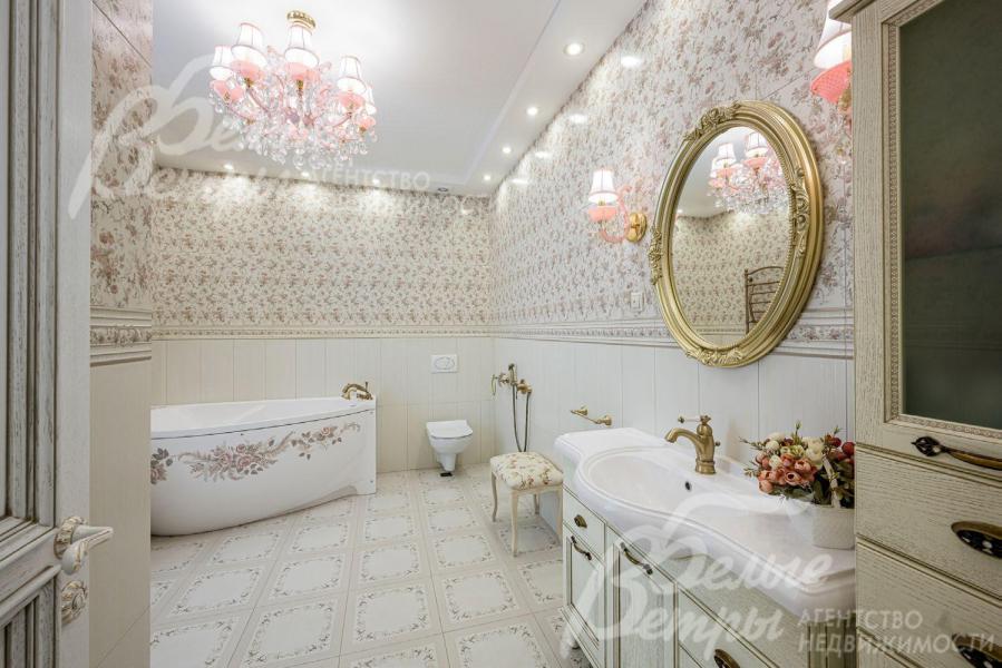 Санузел с ванной в спальне