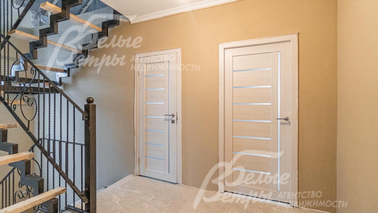 Двери ламинированные, светлые с прозрачными вставками