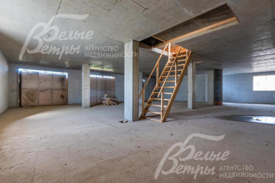 Стены оштукатурены в цокольном этаже