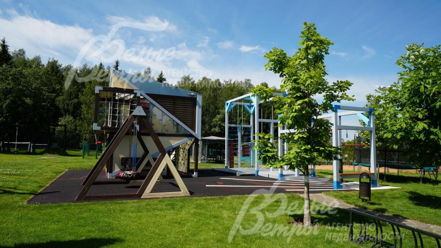 Детские площадки в поселке Эко Варварин
