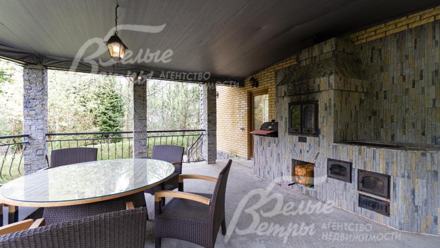 Зона барбекю на террасе СПА-комплекса