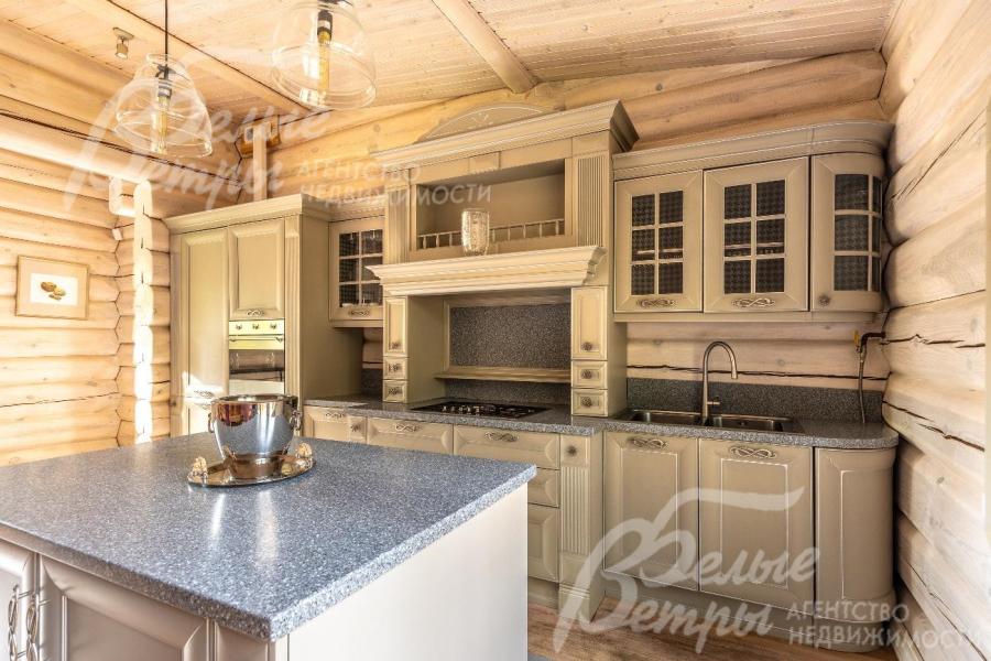 Оборудованная кухня с островом