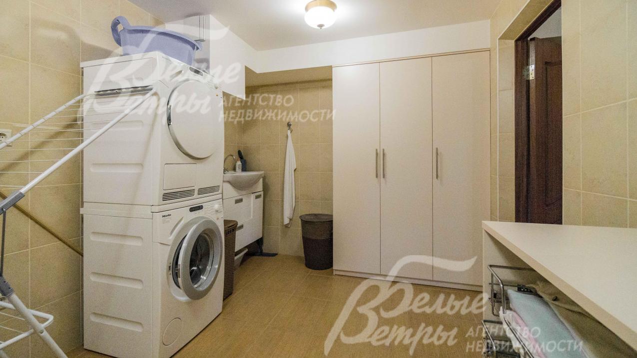 Постирочная 11,6 кв.м в цокольном этаже