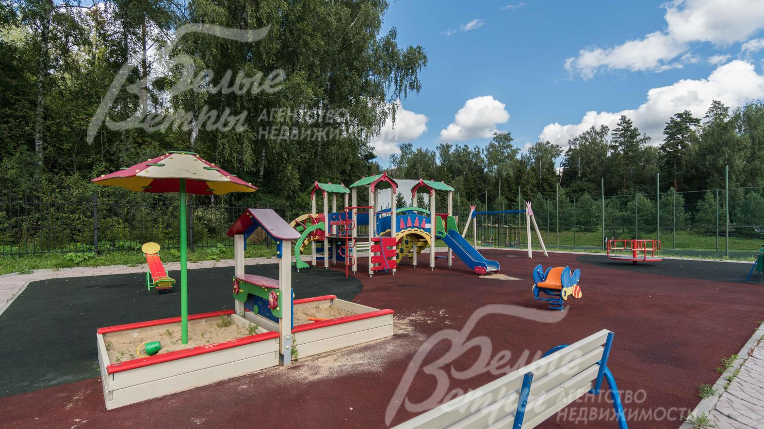 Детские площадки в поселке Идиллия