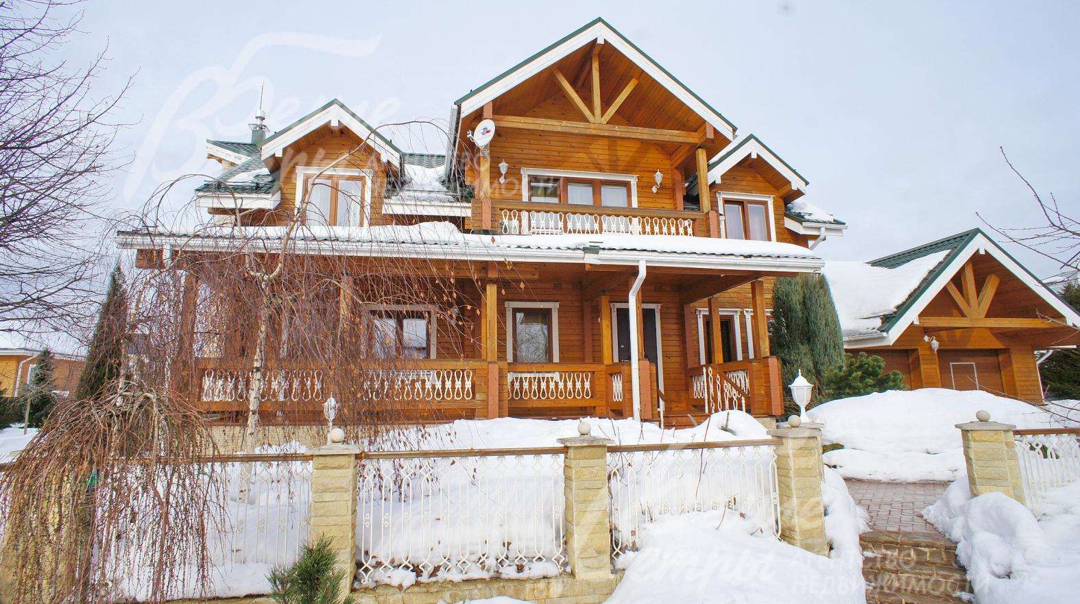 Окраска брёвен ср-во Perma Chink на водной основе с защитой от ультрафиолетовых лучей пр-ва США