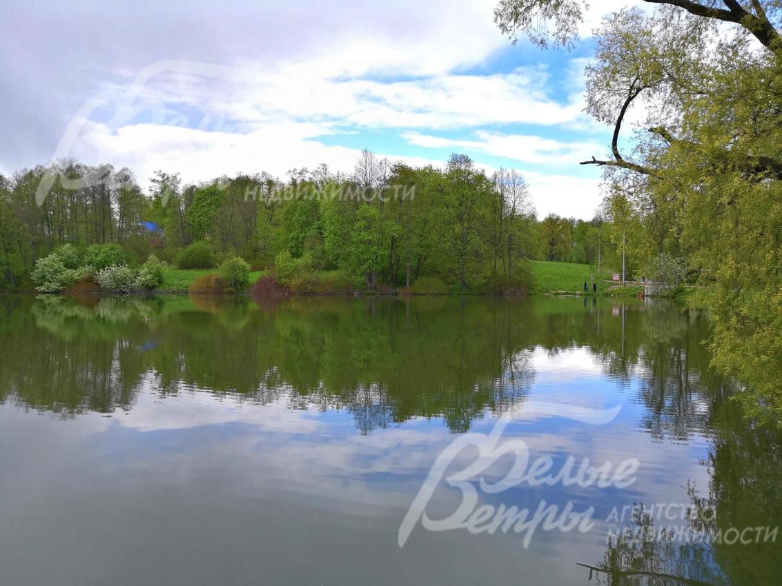 В пешей доступности река