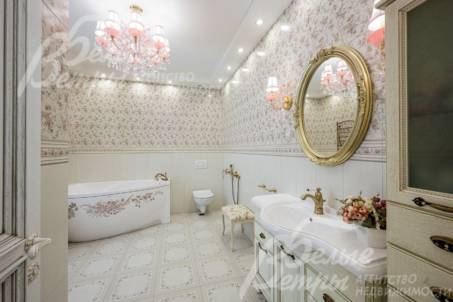 Санузел с ванной в спальне