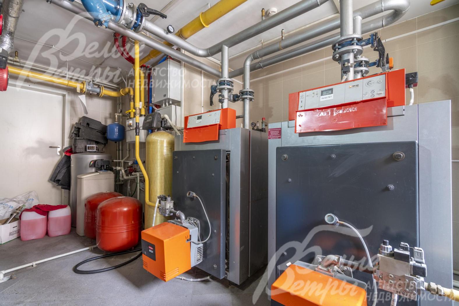 В котельной гостевого дома - мощные котлы Wiessmann (2 шт по 130 кВт)