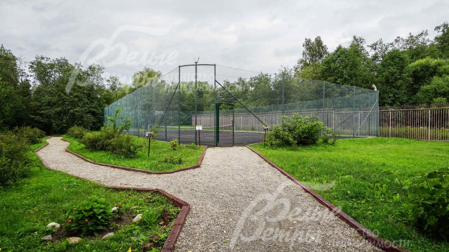 Спортивная площадка