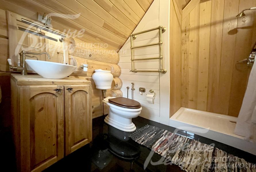 Все санузлы реализованы по единой проектной концепции, в каждом санузле - душевая