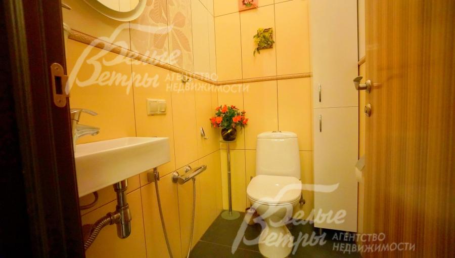 Санузел на первом этаже 2 кв.м