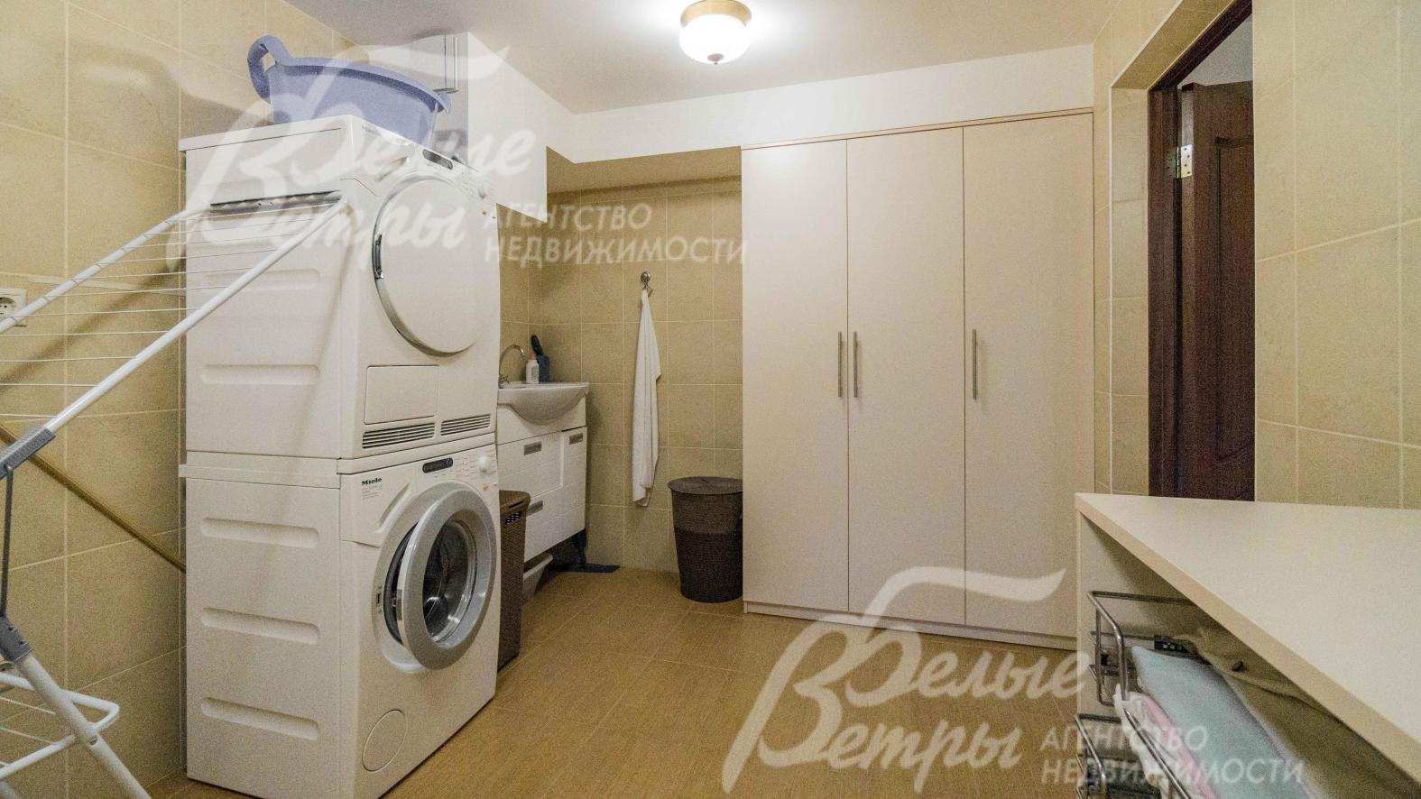 Постирочная 11,6 кв.м в цокольном этаже