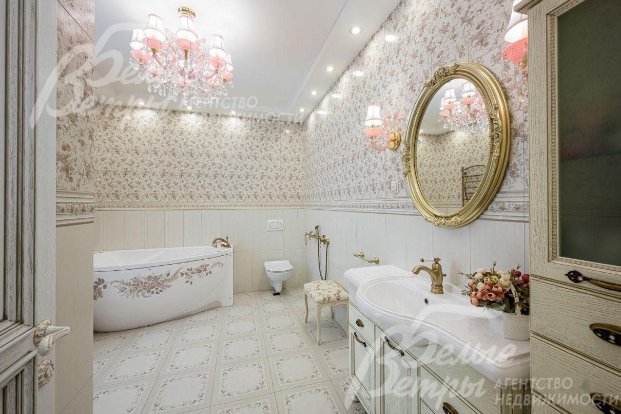 Санузел с ванной в спальне