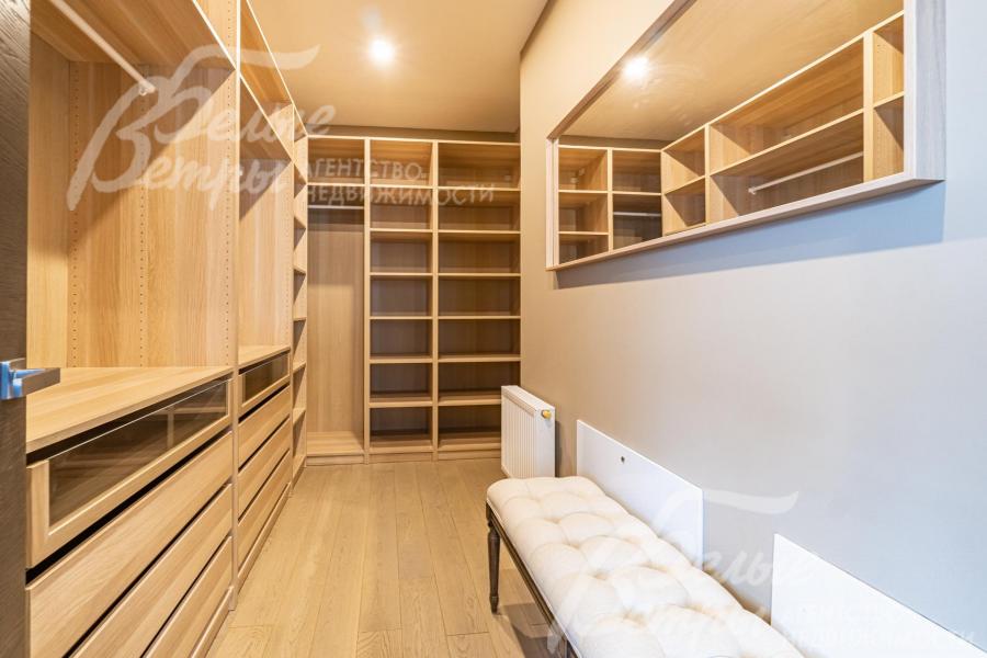 Гардеробная при мастер спальне