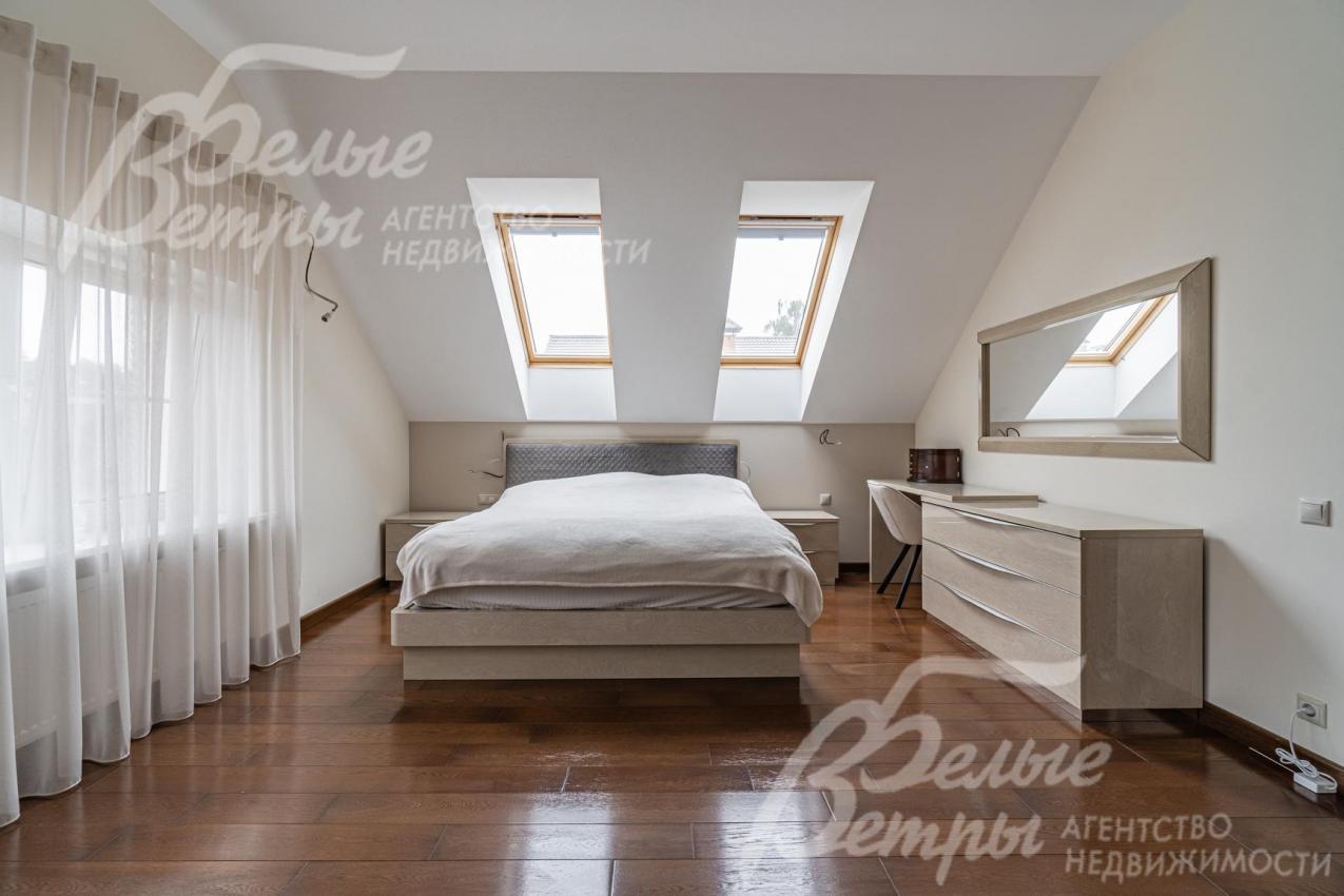 Спальный гарнитур итальянский Neopolis Casa из массива дерева, лак