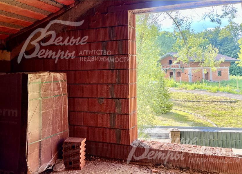 В спальне второго этажа запланировано большое окно в пол