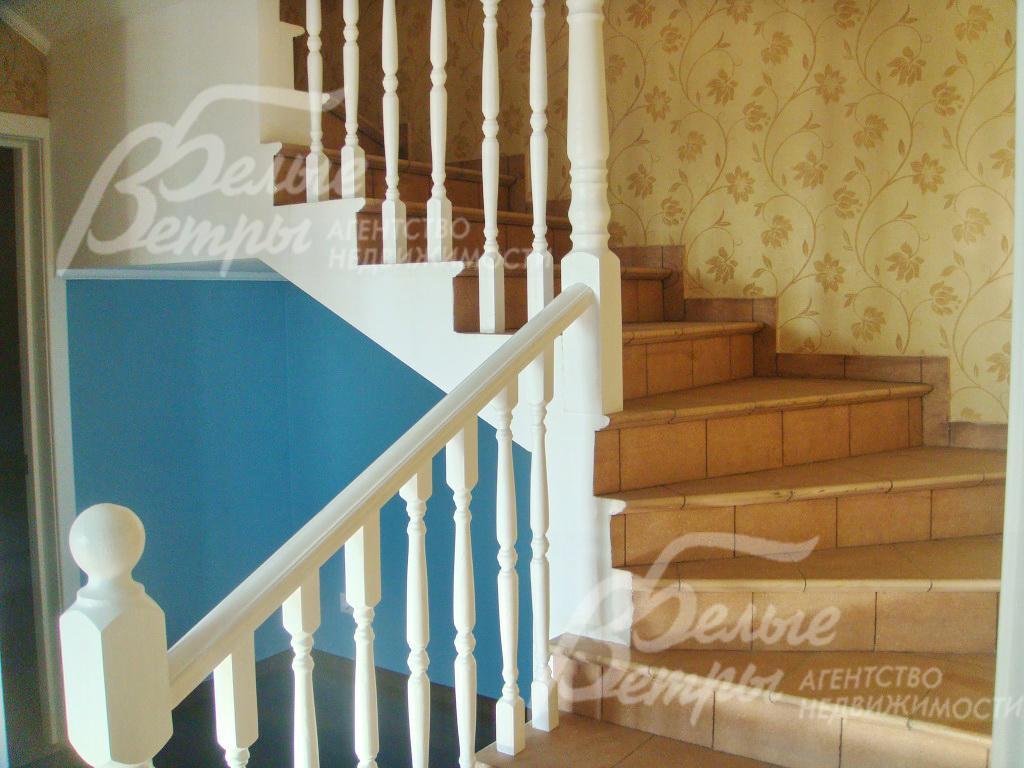 Установлен монолитный лестничный марш