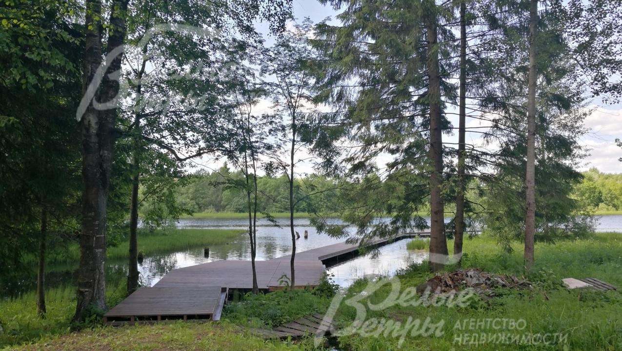 В поселке собственная пристань