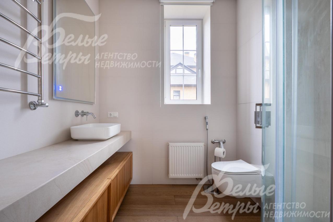 Санузел 1-го этажа с душевой