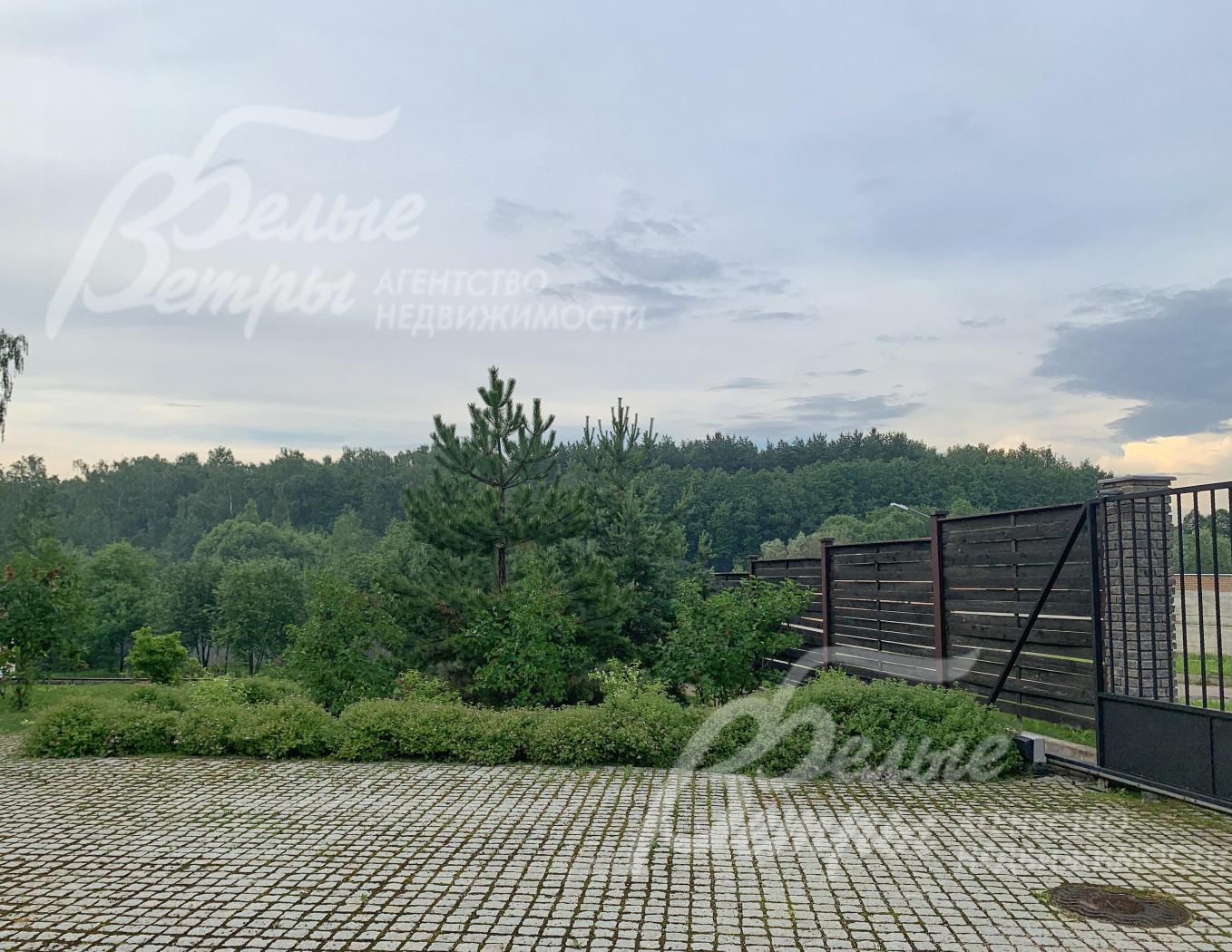 Площадка для парковки авто из колотого гранита