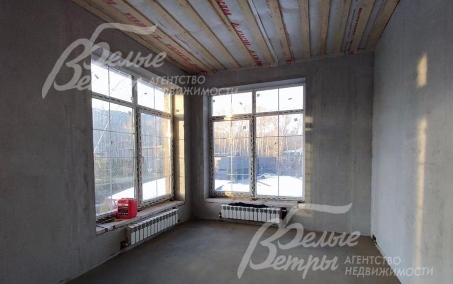 Дом возведён из кирпича, толщина стены 43 см