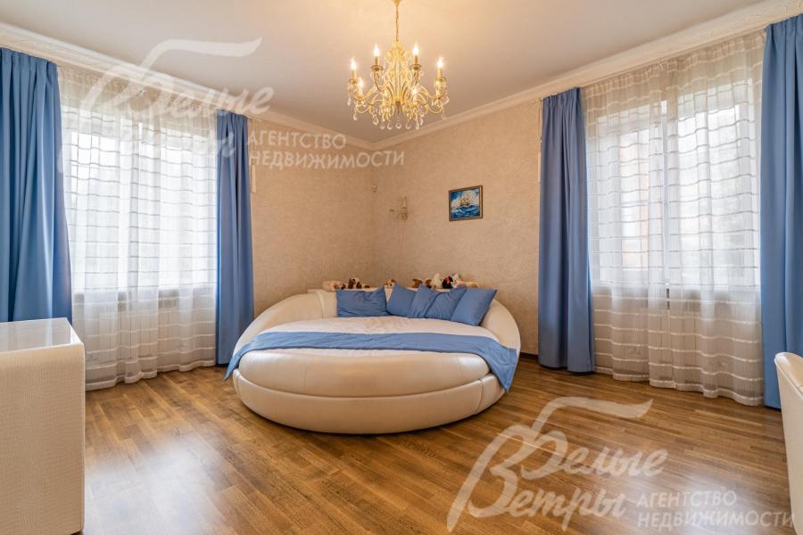 Спальня 19 кв.м на 2-м этаже