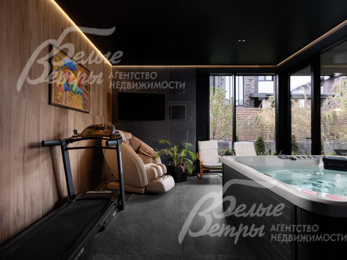 Спа-зона с джакузи, массажным креслом и выходом на террасу